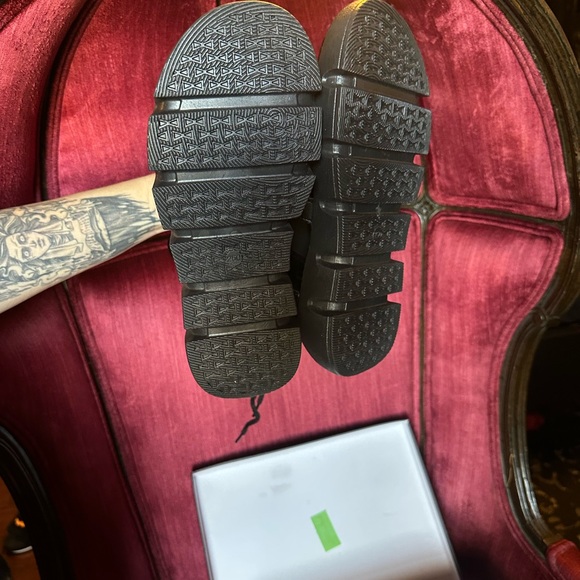 Chunky black gladiator style sandals - Picture 2 of 8